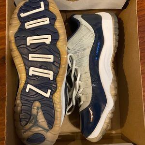 Jordan 11 low Georgetown size 2.5Y
